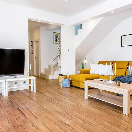 Lantina Holiday home *