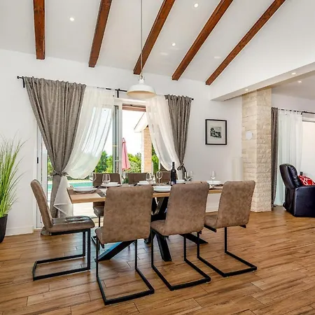 Holiday home Lantina Potege