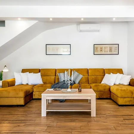 Lantina Holiday home Potege