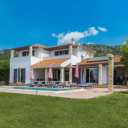 Lantina Holiday home *