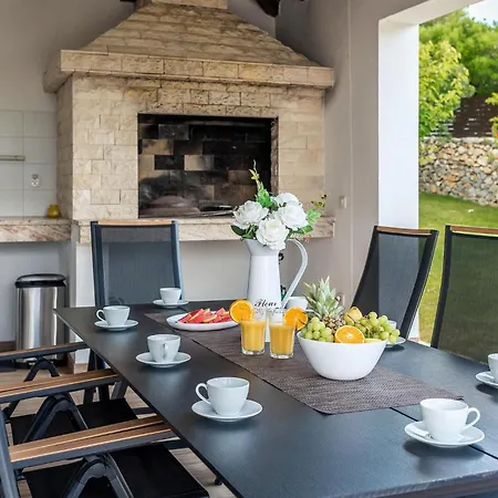 Lantina Holiday home Potege