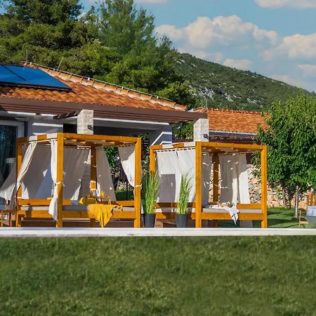Holiday home Lantina Potege
